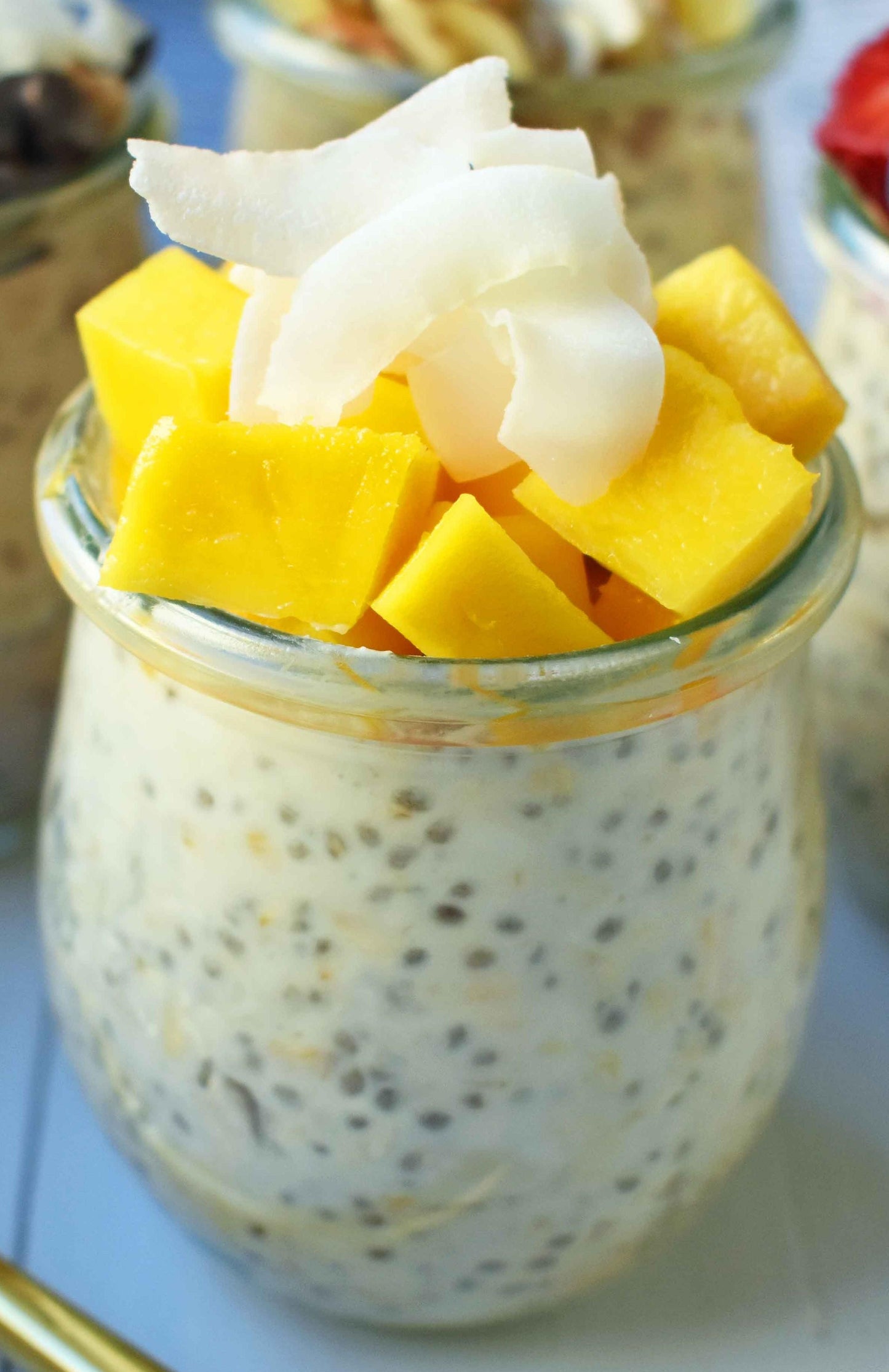 TROPICAL COCONUT MANGO OVERNIGHT OATS